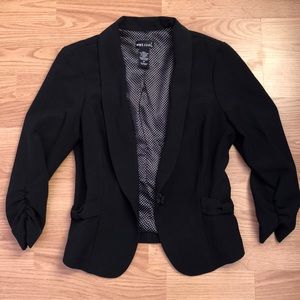 Black cropped blazer